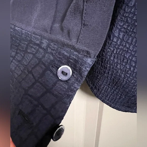 Vince Navy Long-Sleeve Crocodile-Embossed Blouse Size S - Picture 7 of 11